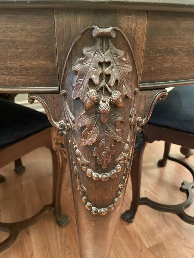 Antique mahogany dining room table with chairs in Dining Tables & Sets in City of Toronto - Image 8