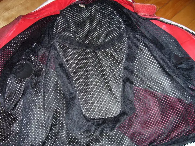 moto manteau de cuir biker leather jacket for race track in Motorcycle Parts & Accessories in City of Montréal - Image 8