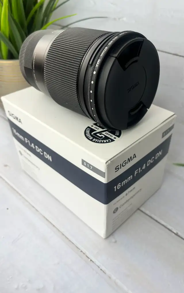 Sigma 16mm f/1.4 Canon EF-M + ND Filter – Mint63735878204289121