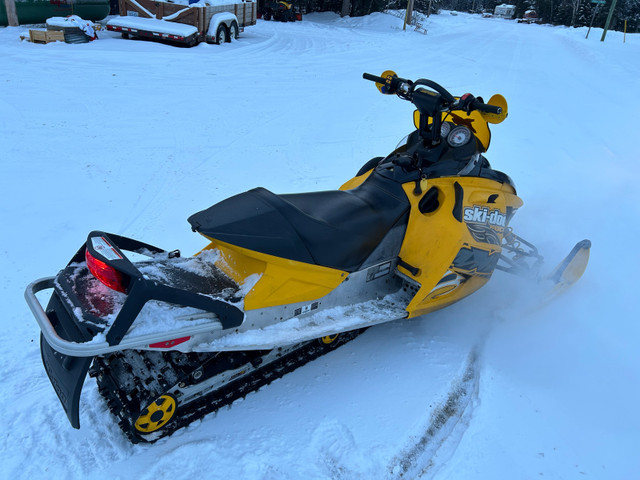 07 Skidoo Renegade 600 SDI in Snowmobiles in Thunder Bay - Image 2