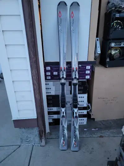 Volkl Unlimited AC Skis 177 cm with adjustable Marker bindings, View more
