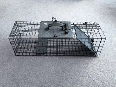 Havahart 24 inch x7 inch x 7 inch squirrel and rabbit live trap.