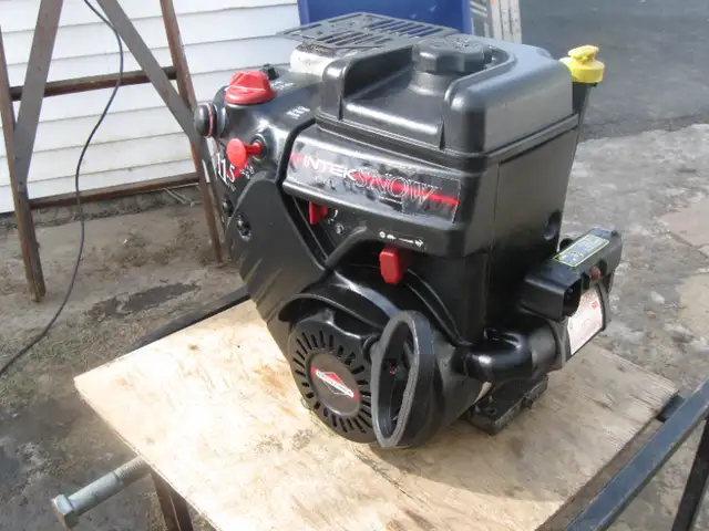 moteur de souffleuse ariens 11.5 H.P. - shaft 1 pouce briggs str in Lawnmowers & Leaf Blowers in Laval / North Shore - Image 4