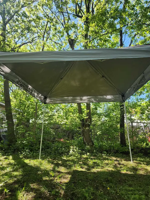 Tente Raiders in Patio & Garden Furniture in City of Montréal - Image 4