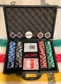 VOI Poker Chips (200-count) in carrying case