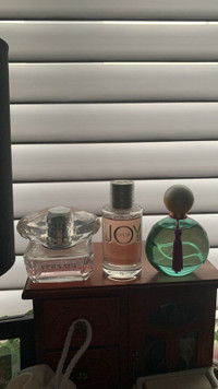 Perfumes Versace,Marc jacobs etc