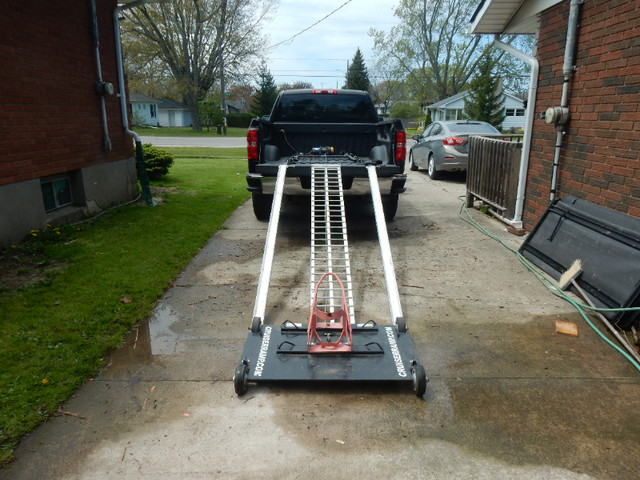 Motorcycle  pick up cruiser ramp lift  with 2500 lb winch in Other in St. Catharines