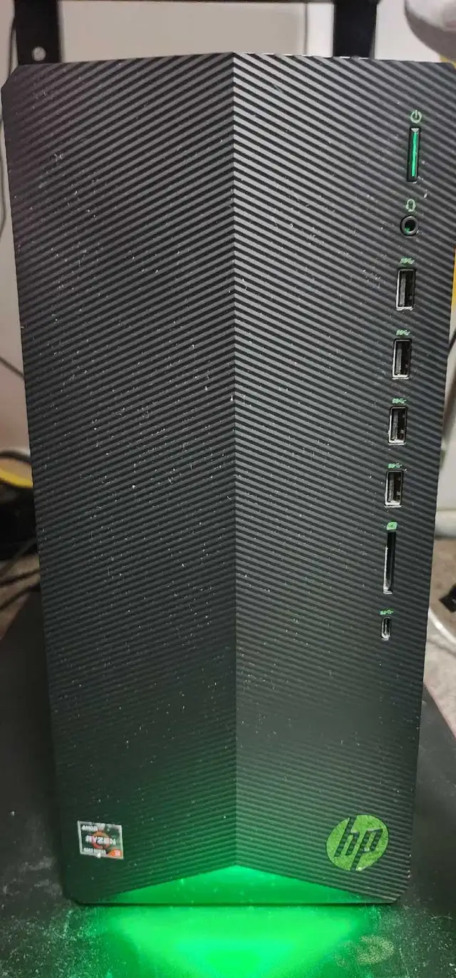 A good gaming pc  32 gb ram  2 tb  price is, the whole set in Desktop Computers in Edmonton - Image 2