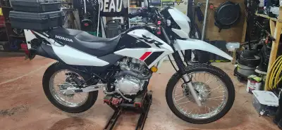 Would make an excellent Christmas gift, last chance before storage, 2023 XR 150 Honda, senior owned...