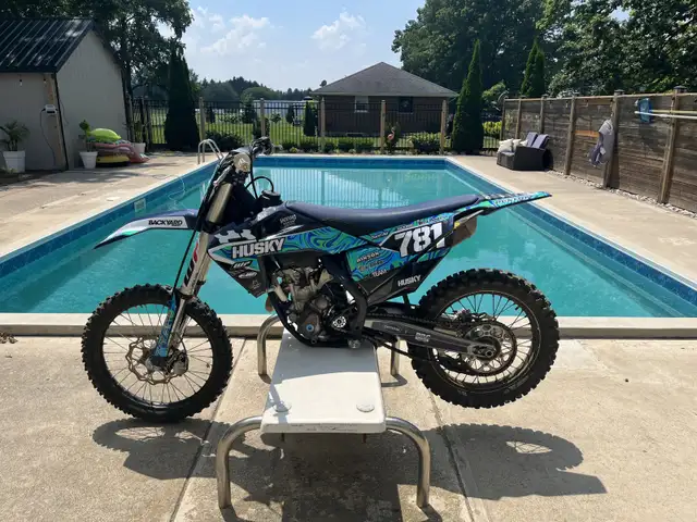 2019 fc250 in Dirt Bikes & Motocross in London - Image 5