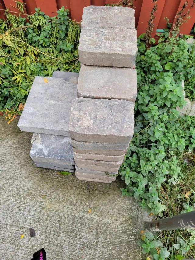 DRIVE WAY/GARDEN PAVERS/EDGE STONES FOR SALE, EACH $15-lo in Other in Mississauga / Peel Region - Image 5