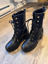 Brand new Michael kors boots size 5.5 
