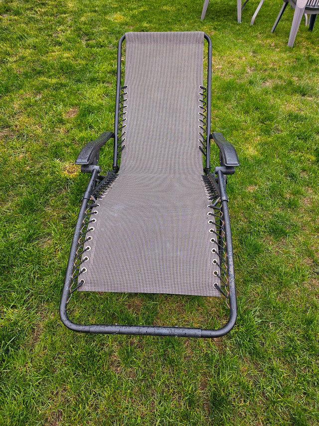 Lawn chair in Patio & Garden Furniture in Kitchener / Waterloo - Image 2