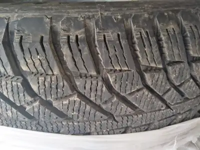 Estate sale. 4 newer snow tires,paid $800 selling for $650 cash.Tires only have 2000 kms.OWNER PASSE...