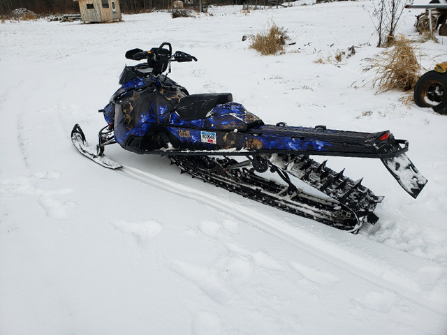 2016 skidoo summit 800 in Snowmobiles in Quesnel - Image 3