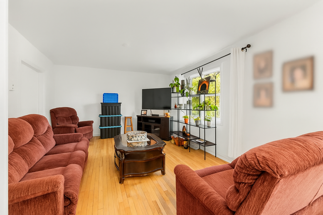 Takhini Duplex for Rent in Long Term Rentals in Whitehorse - Image 9