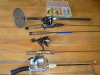 4 Cannes 3 moulinets peche en hiver a glace, Ice fishing rods re