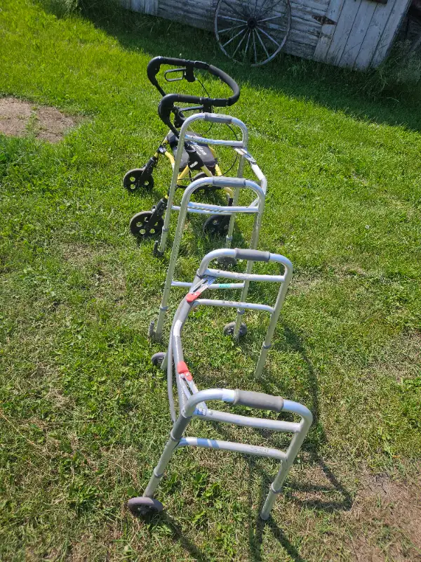 Medical Aluminum Walkers Rollators in Health & Special Needs in Edmonton - Image 3