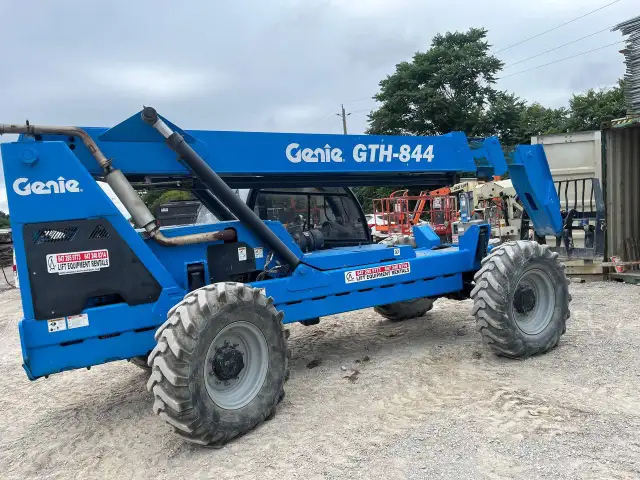 forklift Service64840201433474121