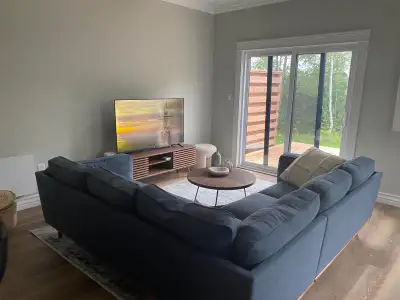 Three bedroom furnished townhouse available in Stratford from Sept to May, June or July. We come eve...