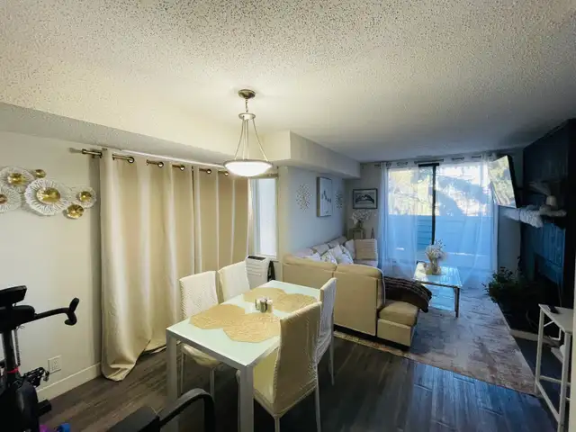 Spacious and modern 2-bedroom, 1-bath townhouse