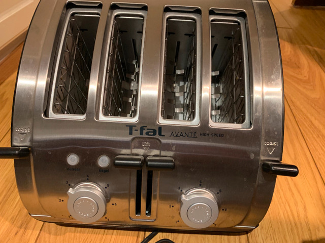 T-fal 4-slices toaster dans Grille-pain et fours  à Longueuil/Rive Sud - Image 2