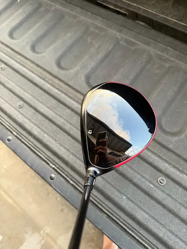 TaylorMade Stealth 2 Driver STIFF in Golf in Mississauga / Peel Region - Image 3