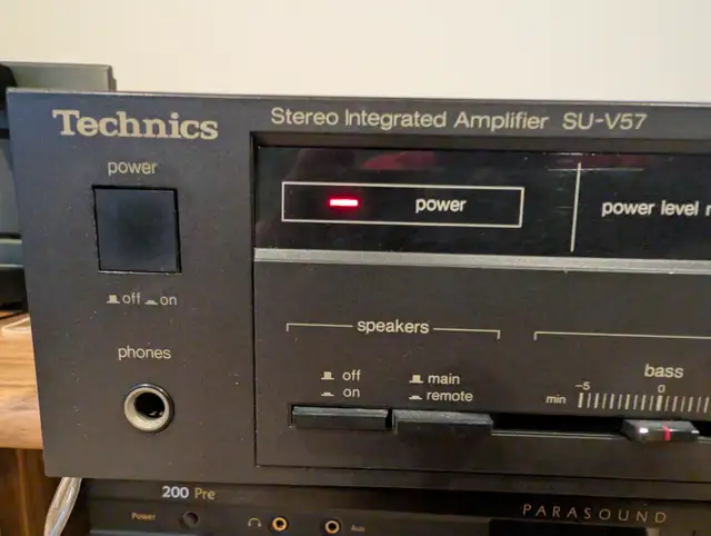 Technics SU V57 Integrated Amplifier in Stereo Systems & Home Theatre in City of Toronto - Image 3
