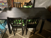 Wood dining table for sale + 4 chairs 