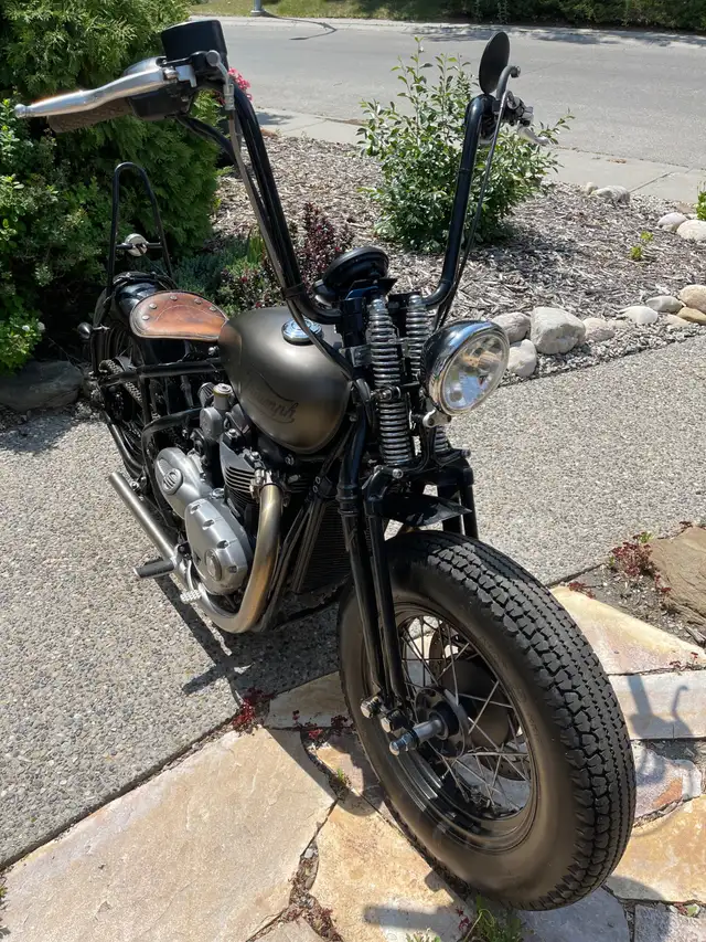 Custom Triumph Bobber 2018 in Street, Cruisers & Choppers in Calgary - Image 4