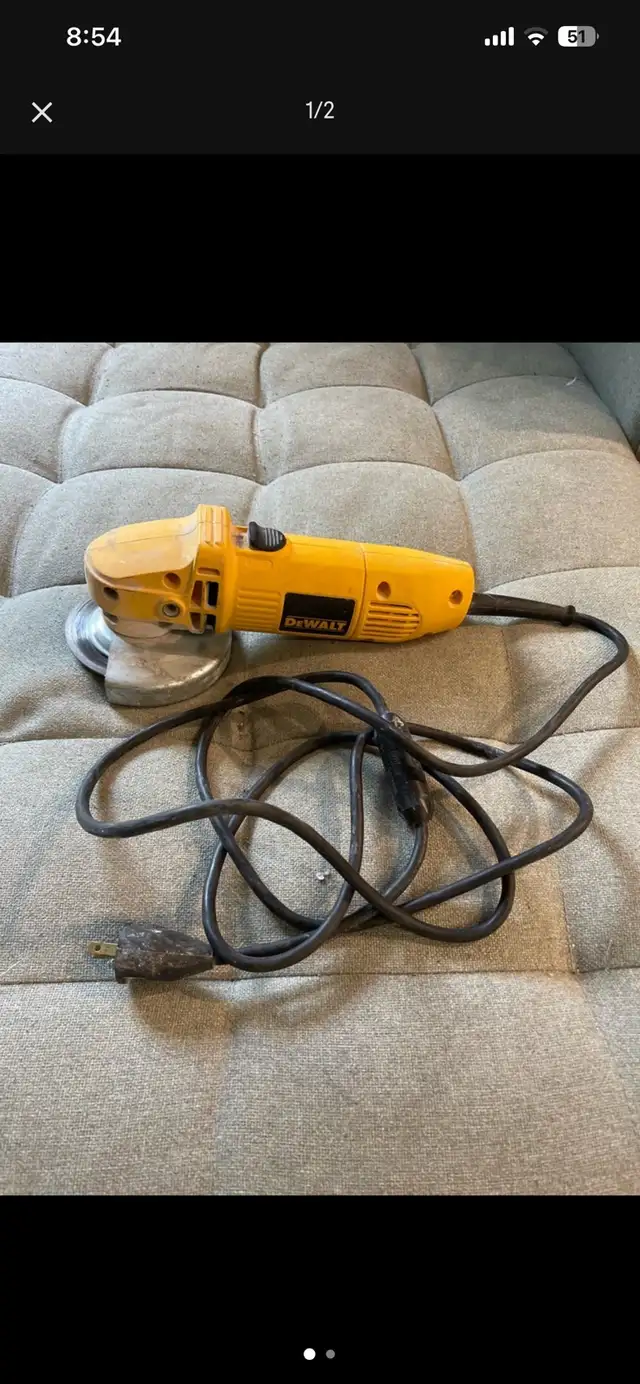 DeWalt Angle Grinder in Power Tools in Mississauga / Peel Region - Image 2