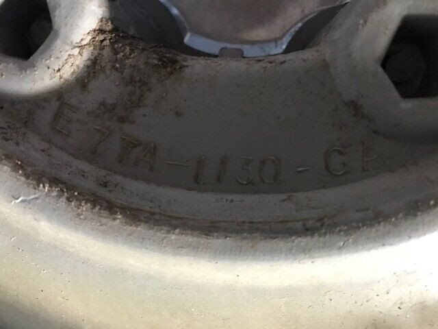 E7TA-1130-GA Hub caps, set of 4, FORD, 79-91, good, with caps in Tires & Rims in Stratford - Image 2