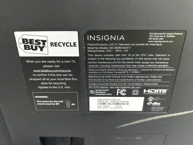 Insignia 39” Roku Smart TV With Universal Remote in TVs in Oshawa / Durham Region - Image 4