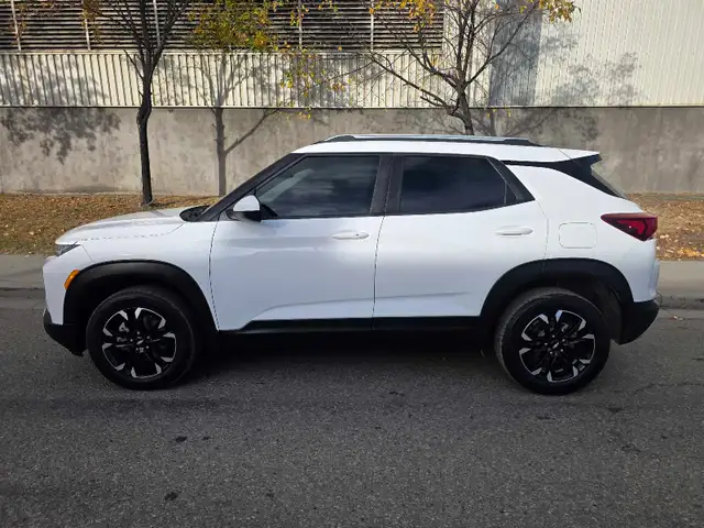 2021 chevrolet trailblazer in Cars & Trucks in Calgary - Image 8