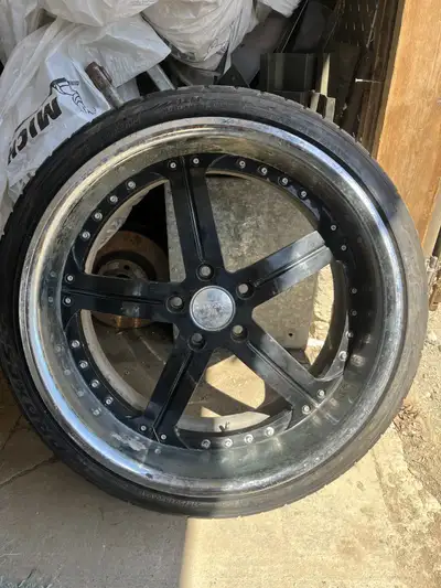 Toyo Proxes on 20" 4-Makaveli 3 piece rims. Tire size: 2-275/30ZR20 2-245/35ZR20 Rim and tire set in...