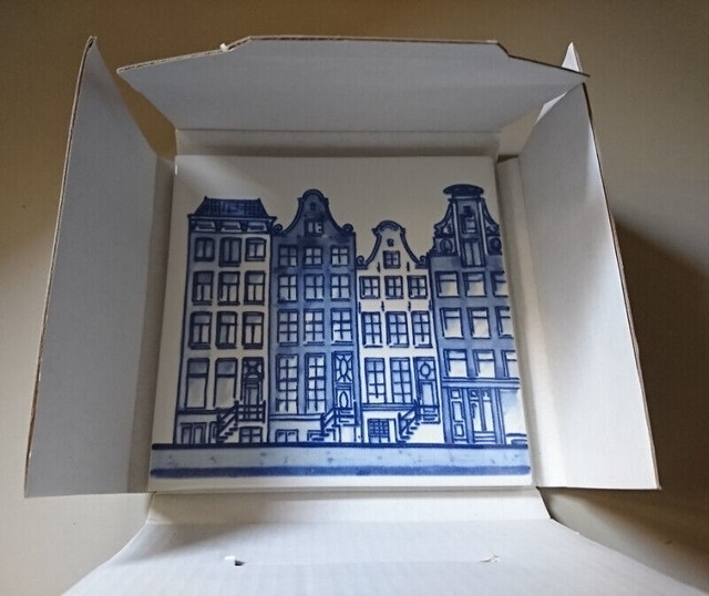 Delft Blue Porcelain Tile with a Row of Amsterdam Canal Houses in Arts & Collectibles in Oshawa / Durham Region - Image 2