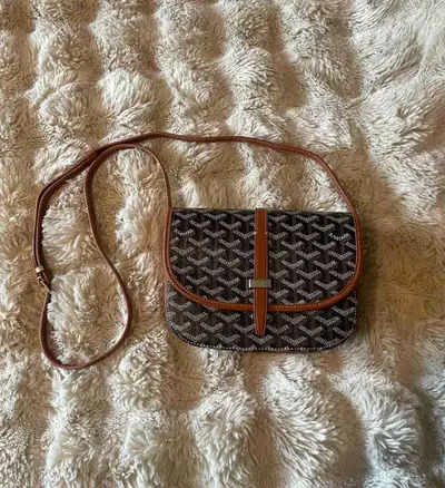 Selling my Original Goyard bag that I bought on a recent trip to the USA at the Maison Goyard Store...