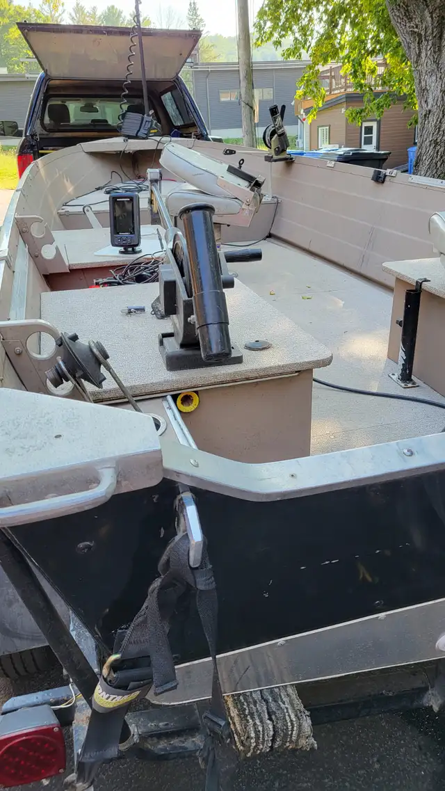 Chaloupe legend prosport 16 pied in Powerboats & Motorboats in Laurentides - Image 5