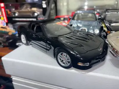 Chevrolet Corvette Z06 2001 diecast 1/18 die cast auto de collection miniature