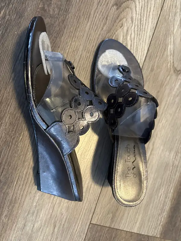 Women’s Wedge Sandals in Women's - Shoes in Calgary - Image 3