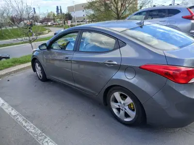 Hyundai elentra 2013 Automatic 4 cylinder sunroof mags table linket new Daily driven and certified K...