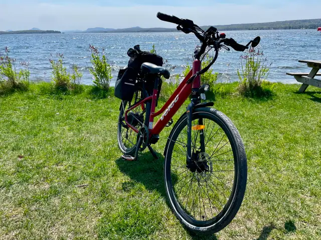 Vélo électrique Velec City500 tout équipé, comme neuf $1750.00 in eBike in Sherbrooke - Image 3