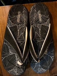 Women’s Black Speedo flip flops, brand new with tags, Size 8
