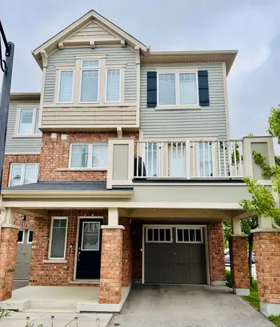 end unit townhouse for rent in Kitchener