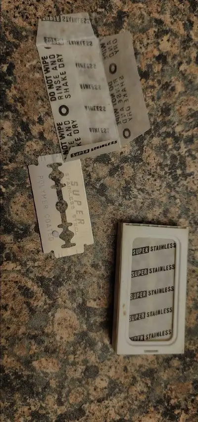 Vintage Double-Edge Razor Blades – Mixed Lot (8 Blades Total), View more