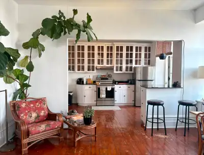 Charming Art Deco apt in Old Montreal