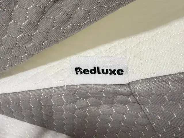 Bedluxe Adjustable Wedge Pillow Set – Orthopedic Memory Foam in Bedding in St. Catharines - Image 5