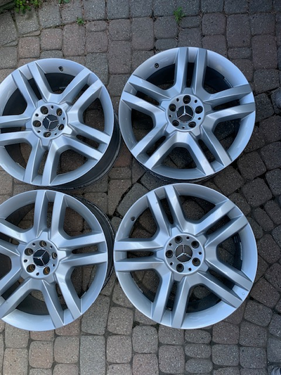 MERCEDES-BENZ 20X9" OEM WHEEL SPECS: Bolt Pattern 5X112, C.B. 66.60, Diameter: 20 Inch, Width: 9.0 I...