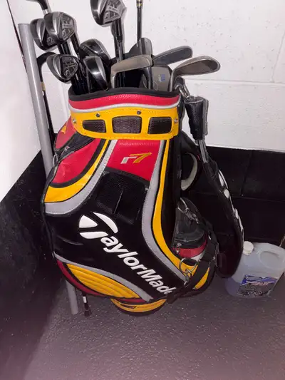 Taylormade R7 Staff. Bag , View more