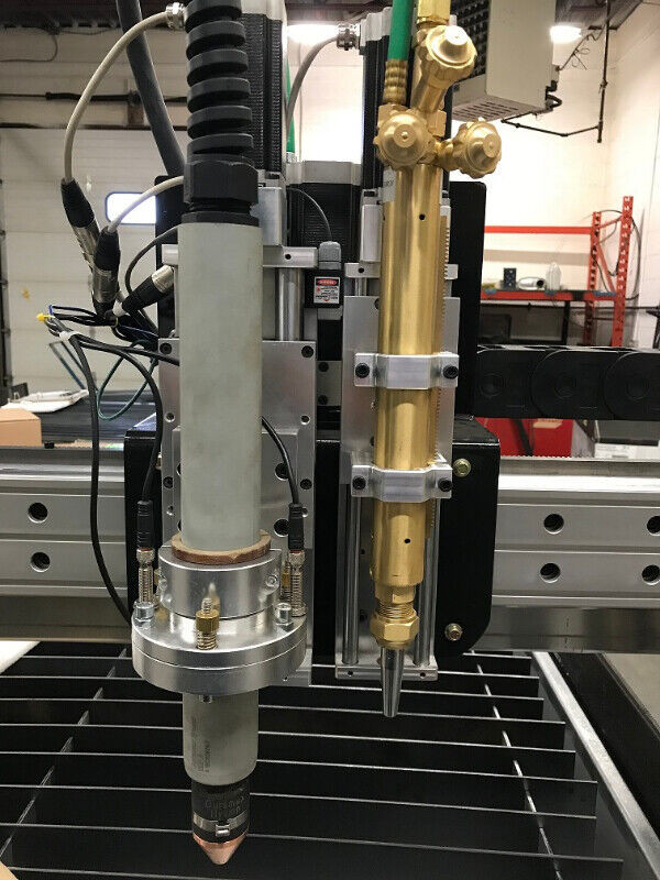 Fab-Cut ProSteel modular CNC plasma/Oxy-Fuel cutting system dans Autres équipements commerciaux et industriels  à Thompson - Image 4